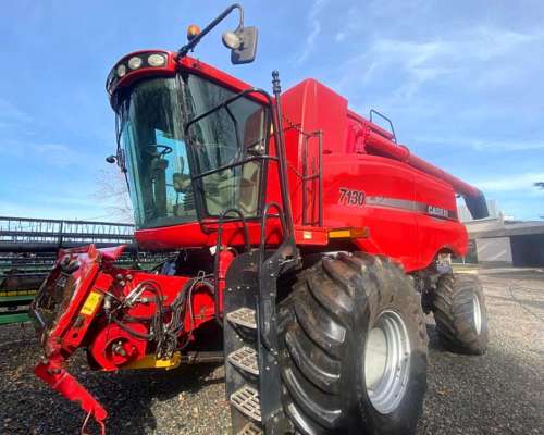 Case 7130, con Draper de 40