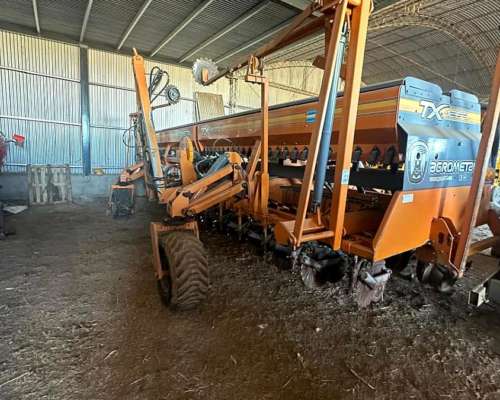 Sembradora Agrometal TX Mega 16/52 Neumatica Clic, Fertiliz.