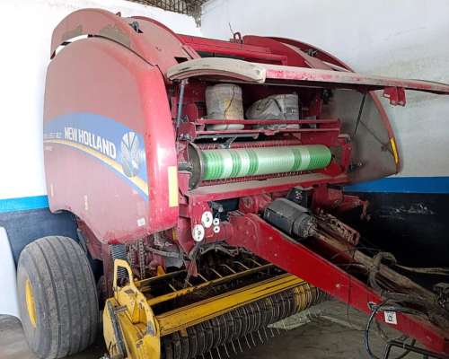 Rotoenfardadora New Holland RB460