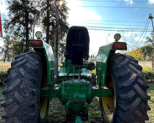 Tractor John Deere 4530