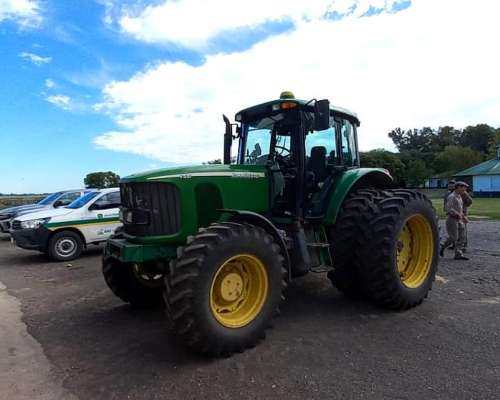 John Deere 7515 DD. año 2005. M 15000hs. 140hp. Piloto.