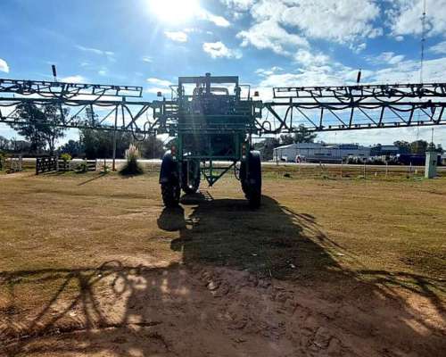 Pulverizadora Autopropulsada Metalfor 3200 año 2012.