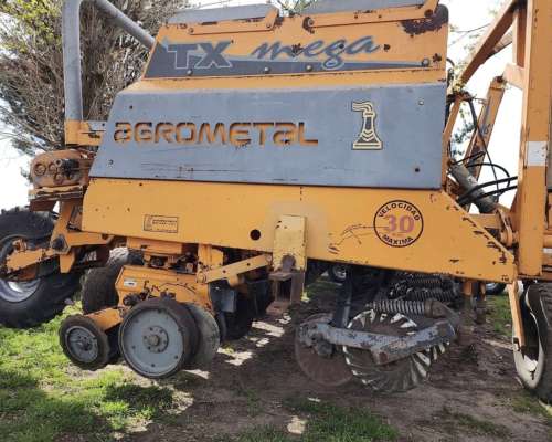 Sembradora Agrometal TX Mega de 13 a 52 cm Grano Grueso