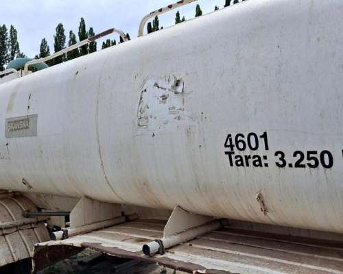 Acoplado Tanque Regador 10.000 Lts con Doble Rompeolas