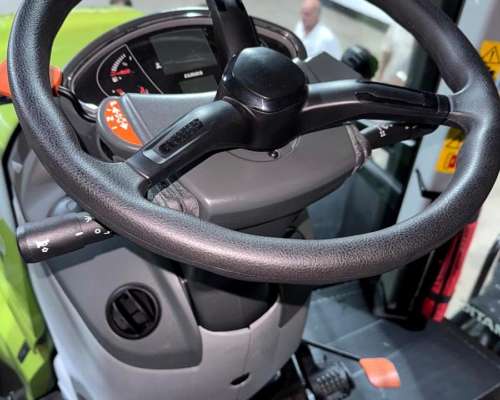 Tractor Claas Axion 940