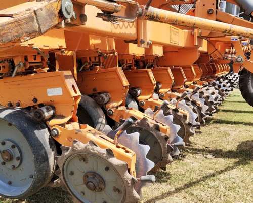 Sembradora Agrometal TX Mega de 16-52