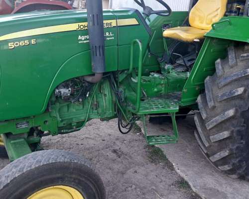 John Deere 5065 e