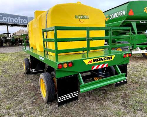 Acoplado Tanque Plástico 4500lts Mancini