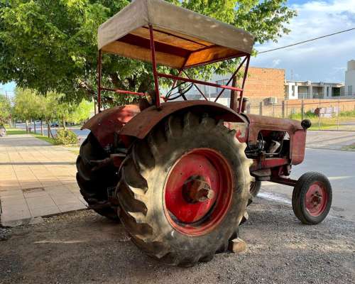 Tractor Fahr 4 Cilindros con Hidraulico