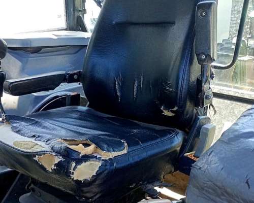 Tractor New Holland TS 6040 con Pala Usado