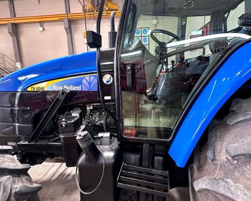 Tractor New Holland 6040. 135 HP