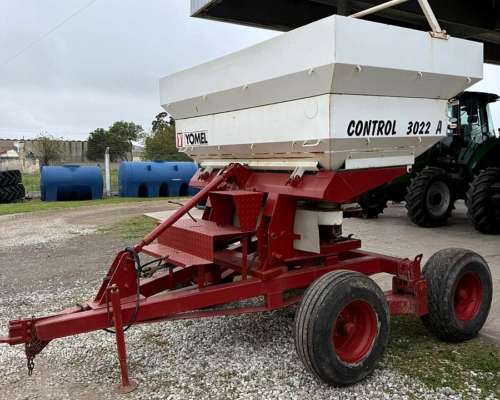 Fertilizadora Yomel Control RD3022