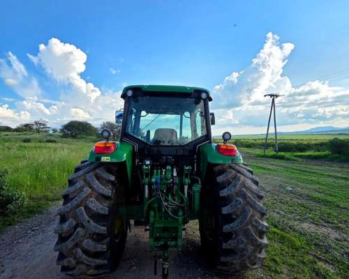 Tractor John Deere 6110j, Año:2018.