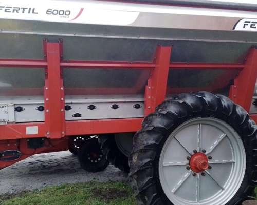 Fertilizadora de Montado Fertec de 6000 Lts