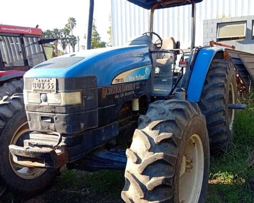 Vendo Tractor New Holland TM 135 Doble Tracción