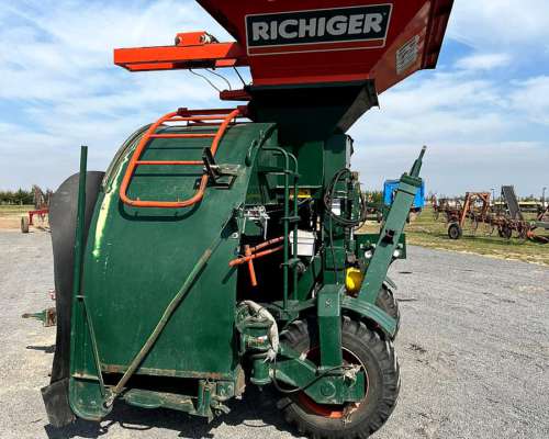 Embolsadora Richiger R990 año 2016