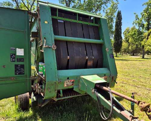 Rotoenfardadora John Deere 535
