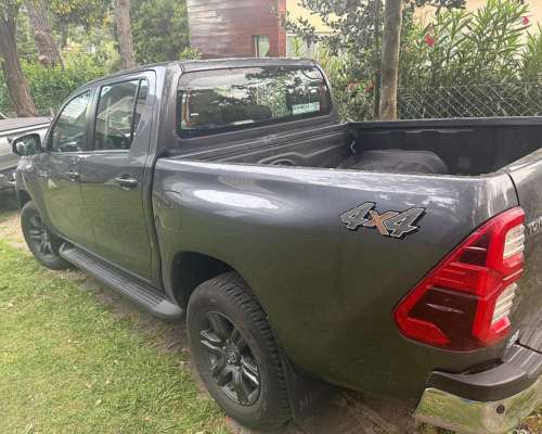 Toyota Hilux Doble Cabina 4X4