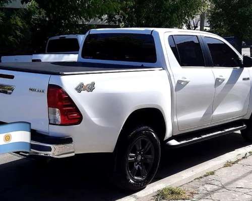 Camioneta Toyota Hilux SR 4X4 2021