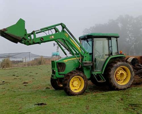 Tractor John Deere 5725 con Pala Frontal