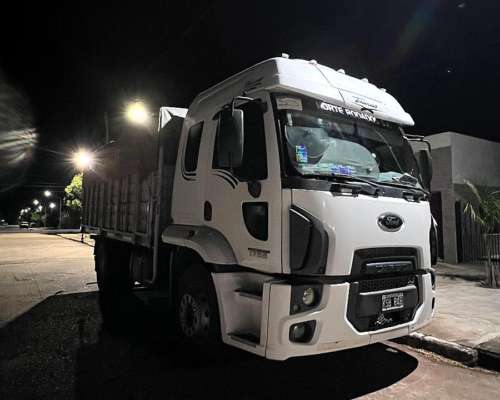 Ford 1722 2011 Acoplado Ombú 2012 9.30