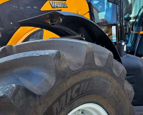 Valtra BH 194 HI Tech Semipowershift con Piloto - Disponible