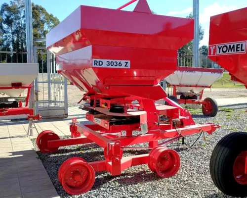 Fertilizadora Yomel 3036 Z a Bidisco de 3000 Litros