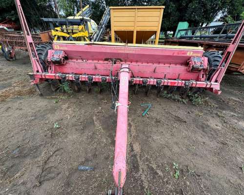 Sembradora Bertini 10000 con Fertilizador y Directa 25 Linea