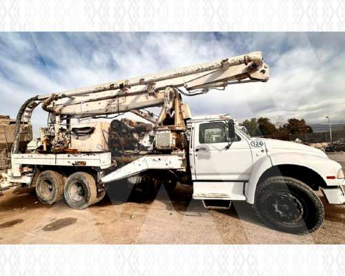 Camión con Bomba Ford 14000 (id624)