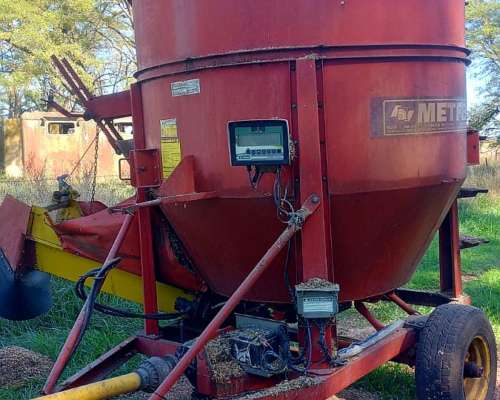 Mixer Vertical Racionador Metfer. 5.5 Mts 3. muy Buen Estado