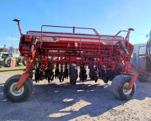 Crucianelli Pionera 21 a 23. año 2007 con Alfalfero.