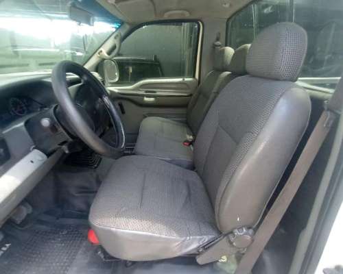 Ford F-100 3.9 TDI XL Plus 2006 Diesel $23.999.000 369.000km