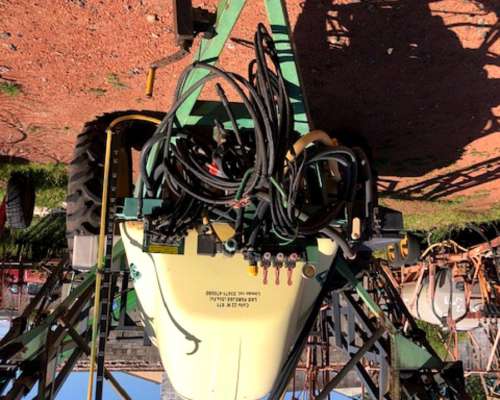 Pulverizadora Caiman 18mts 3000lt