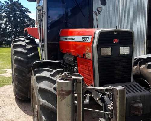 Equipo MF 1690 y Ascanelli RS 3000 Magnum 20 a 42 CM.