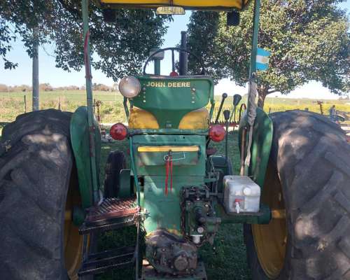 Tractor John Deere 730