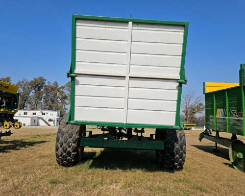 Carro Volcador Forrajero AV22