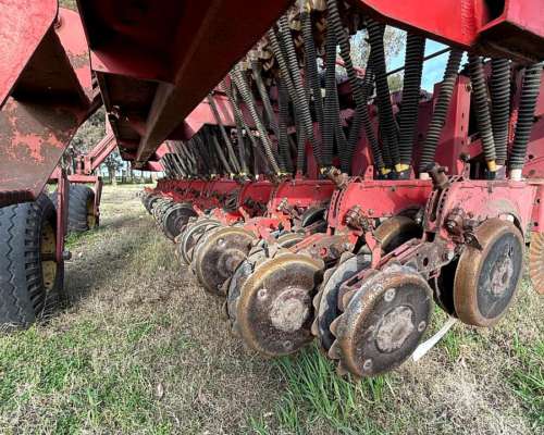 Sembradora Bertini 32000 de 30 a 22