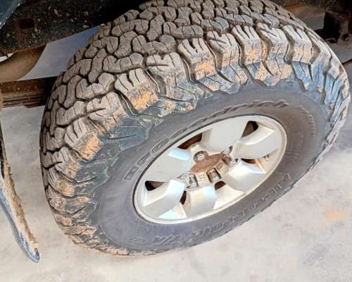 Toyota Hilux 4X4 - Modelo 2008