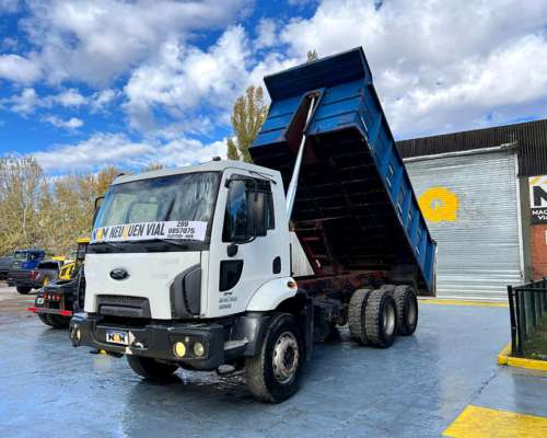 Ford Cargo 2632 6X4 Camion Tatu Usado
