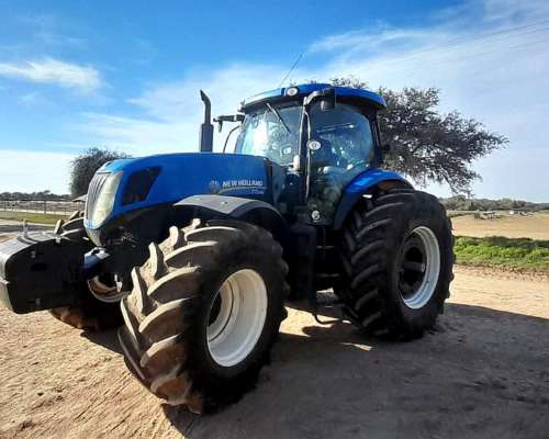 New Holland T7 215 con Piloto