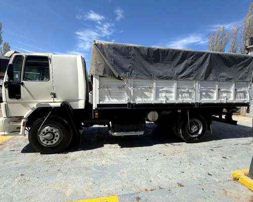 Ford Cargo 1722 Usado con Carroceria y Acoplado Nqnmaq