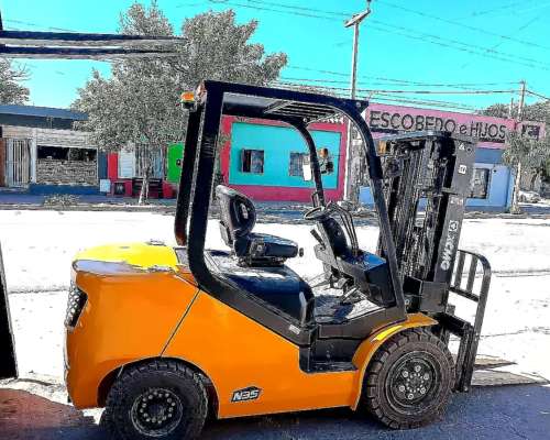 Autoelevadores y Mini Cargadora 2.5 TN y 3.5 TN Xcmg