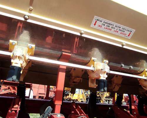 Sembradora Giorgi Usada de 18 a 52 Neumatica Doble Fertiliz