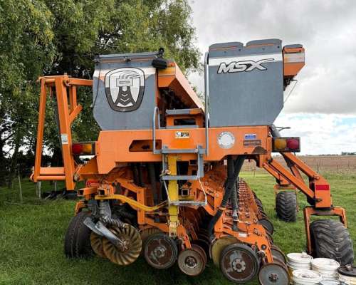 Sembradora Agrometal MSX 33 Lineas a 21 CM.