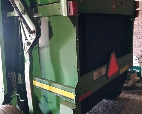 Rotoenfardadora John Deere 569