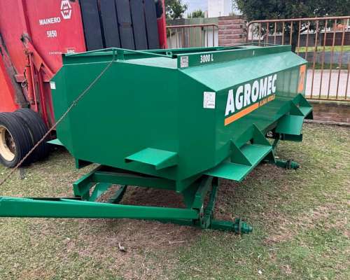 Acoplado Cisterna Agromec 3000 Litros en Cordoba