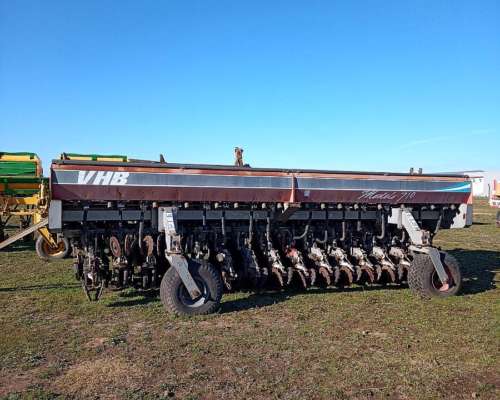 Sembradora VHB Mod. 710 de 33 Líneas a 21
