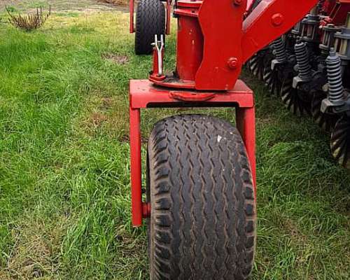 Sembradora Apache 54000, 33 Lineas a 21cm. sin Alfalfero