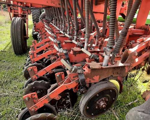 Sembradora Fercam F220 de 31 a 19 cm