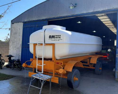 Regador de Arrastre de 6000 8000 y 10000 Litros